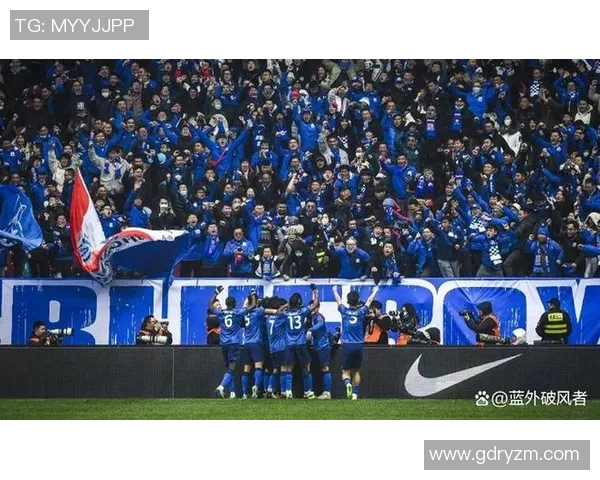 亚冠申花迎战强敌全力争胜球迷期待精彩对决与激情时刻